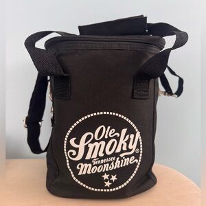 🍓6/$15🍓 Ole Smokey Mountain Moonshine Insulated Cooler Bag